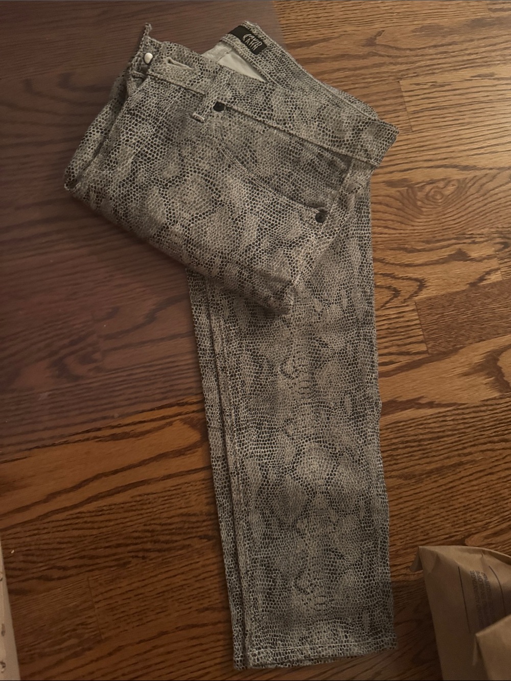 Women’s Snake-Print Slim Jeans - Gray